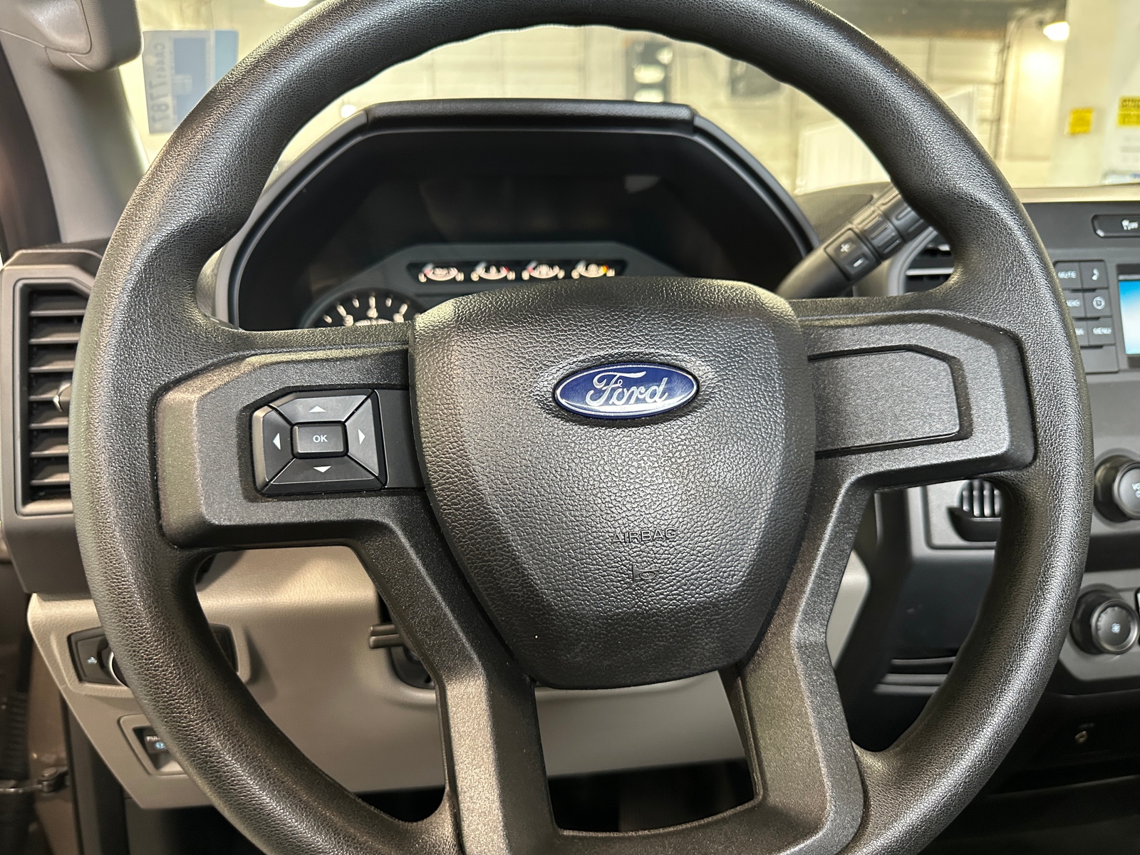 Thumbnail: 2018 Ford Econoline - 5