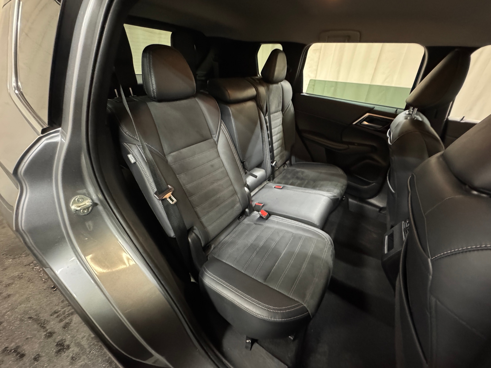 Thumbnail: 2022 Mitsubishi Outlander - 5