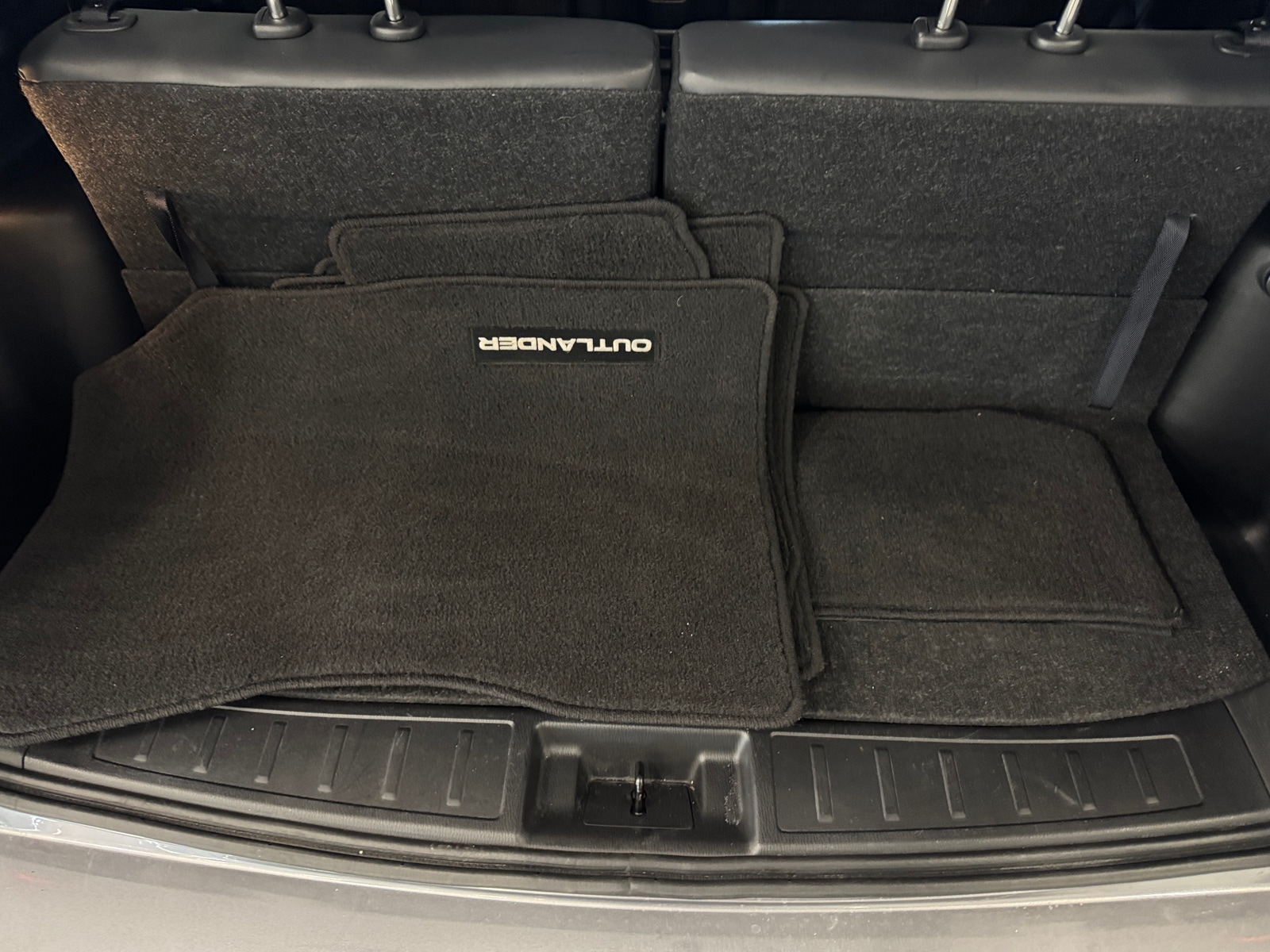 Thumbnail: 2022 Mitsubishi Outlander - 6