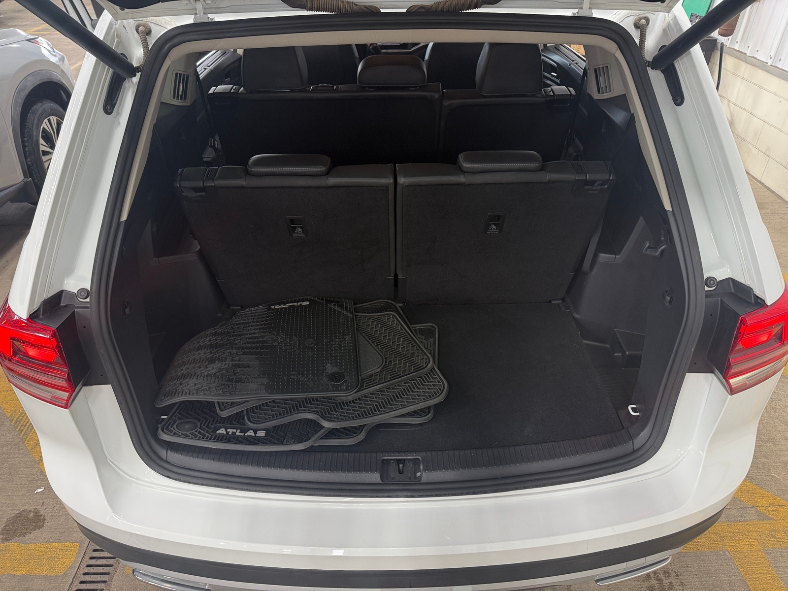 Thumbnail: 2019 Volkswagen Atlas - 6