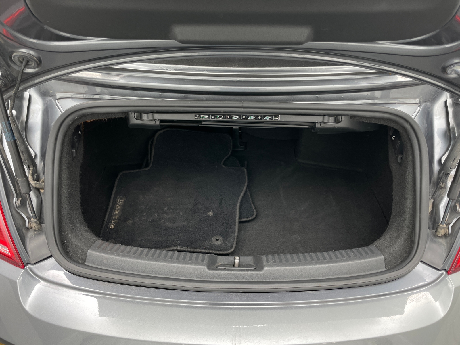 Thumbnail: 2013 Volkswagen Beetle - 7