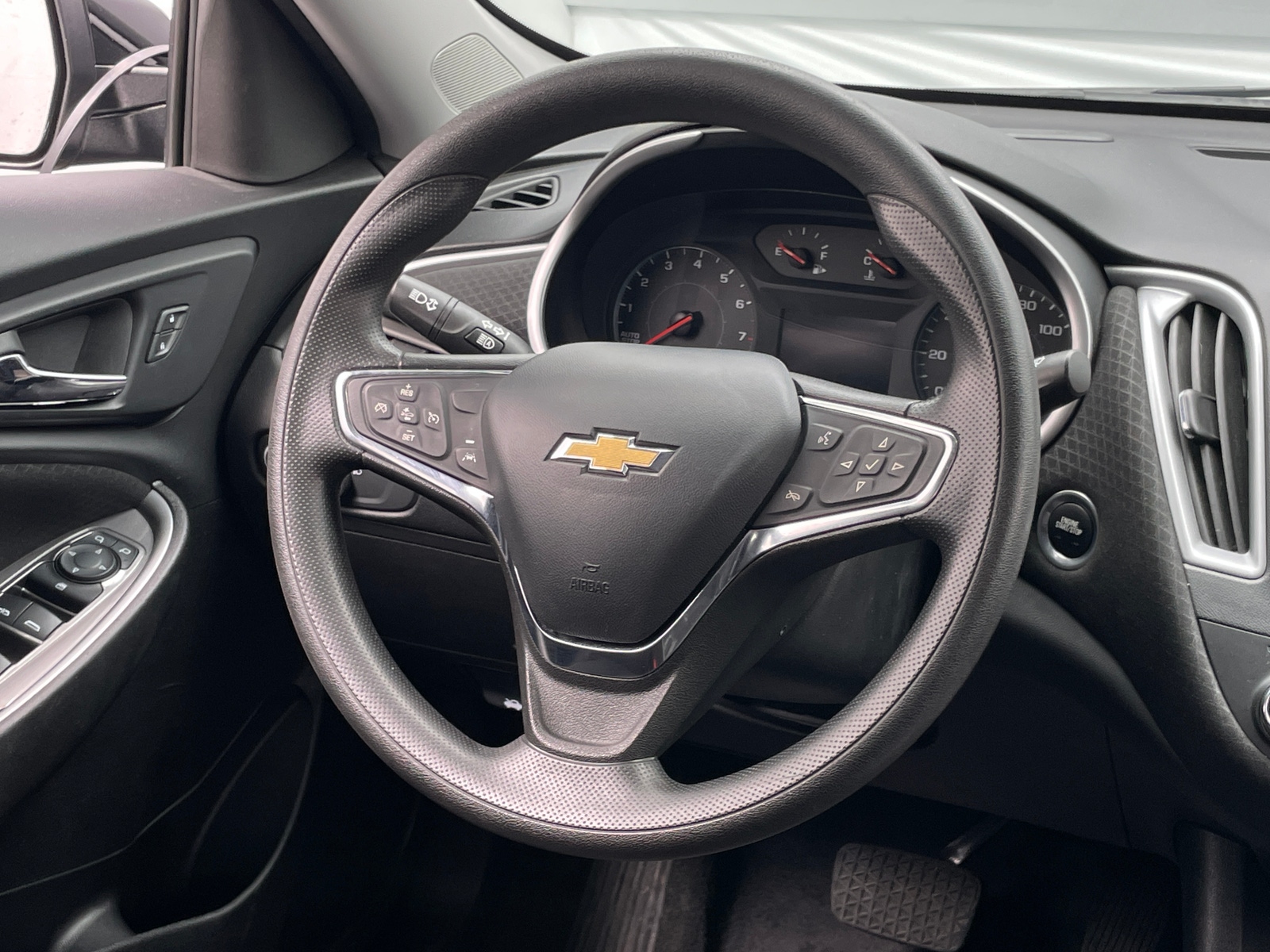 Thumbnail: 2023 Chevrolet Malibu - 5