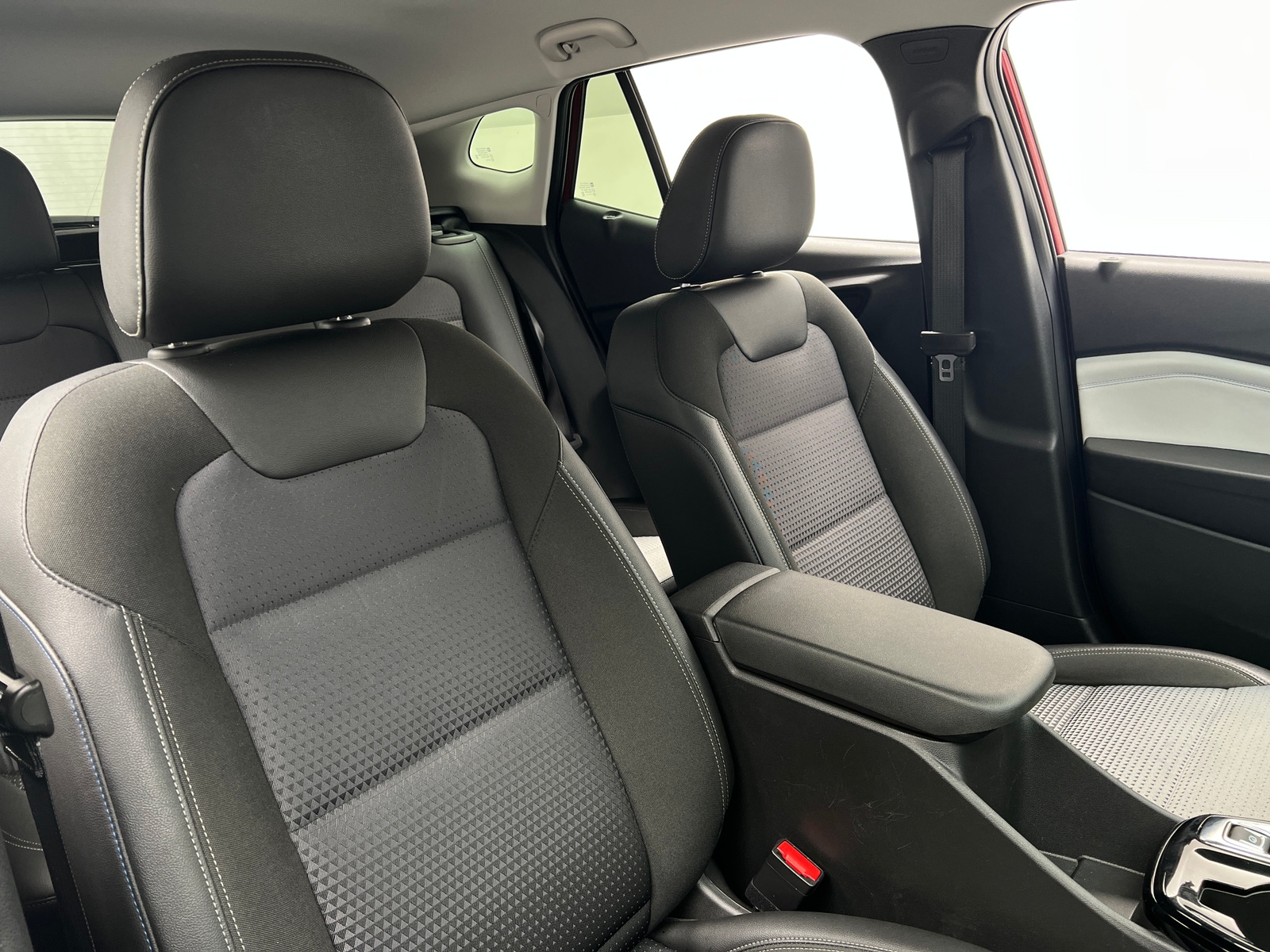 Thumbnail: 2025 Chevrolet Trax - 2