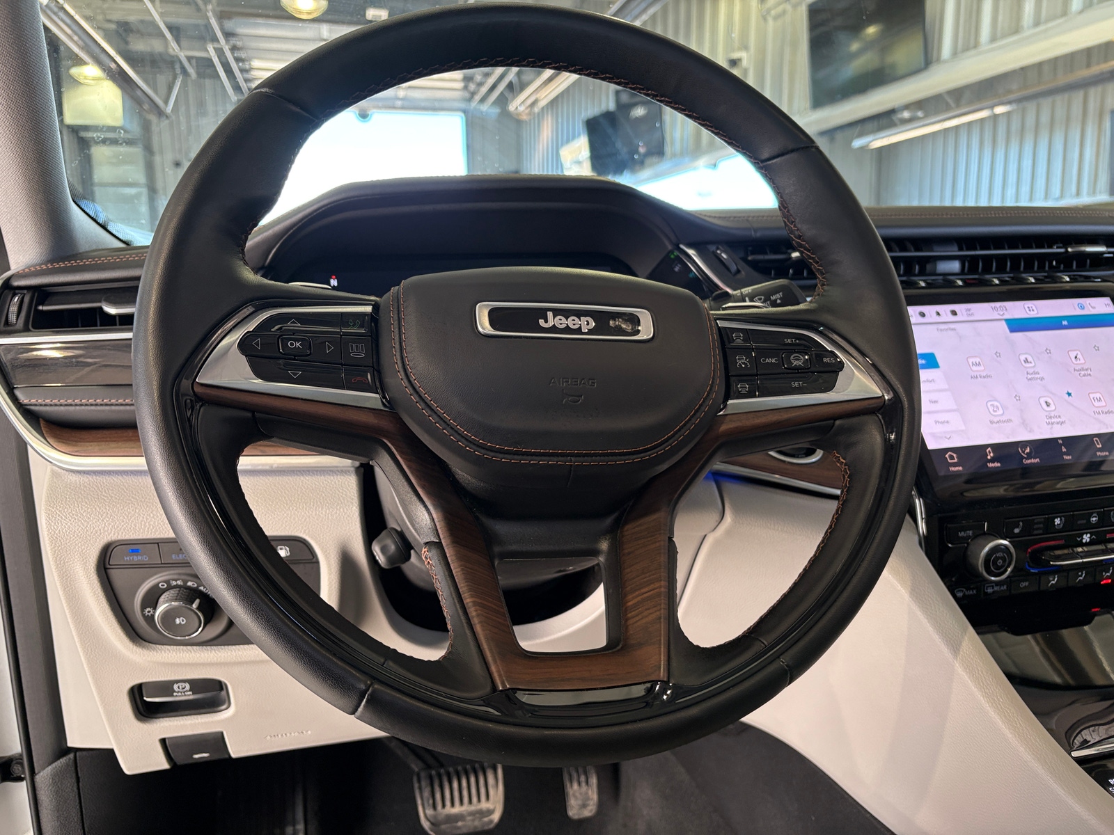 Thumbnail: 2022 Jeep Grand Cherokee - 4