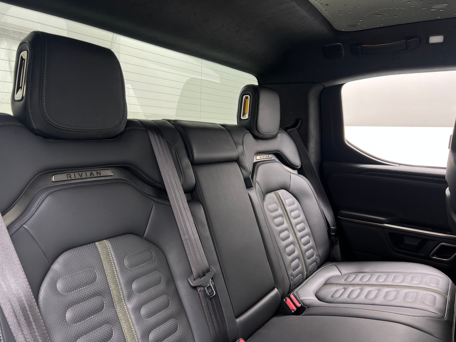 Thumbnail: 2022 Rivian R1T - 5