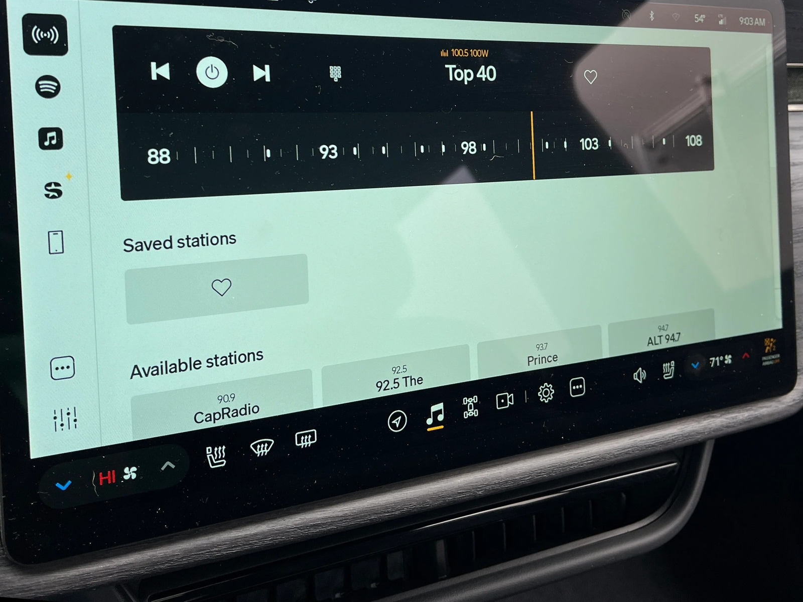 Thumbnail: 2022 Rivian R1T - 3