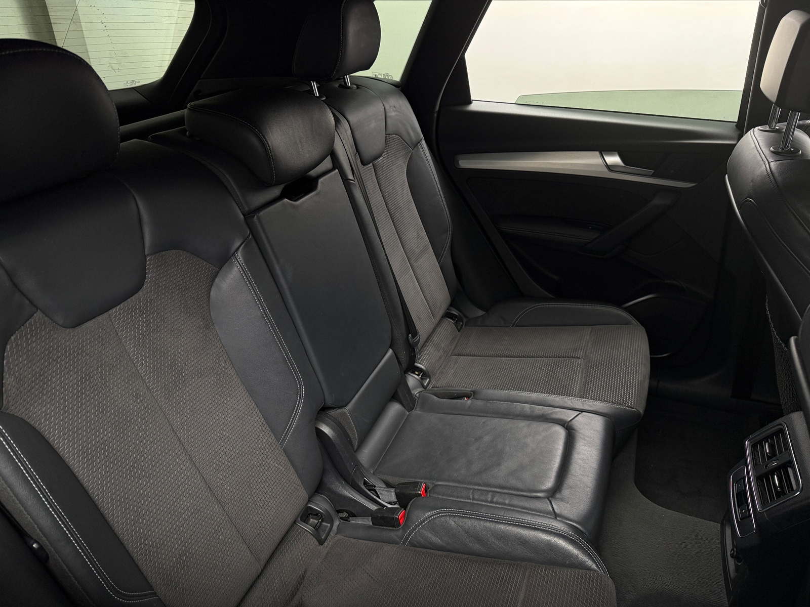 Thumbnail: 2019 Audi SQ5 - 5