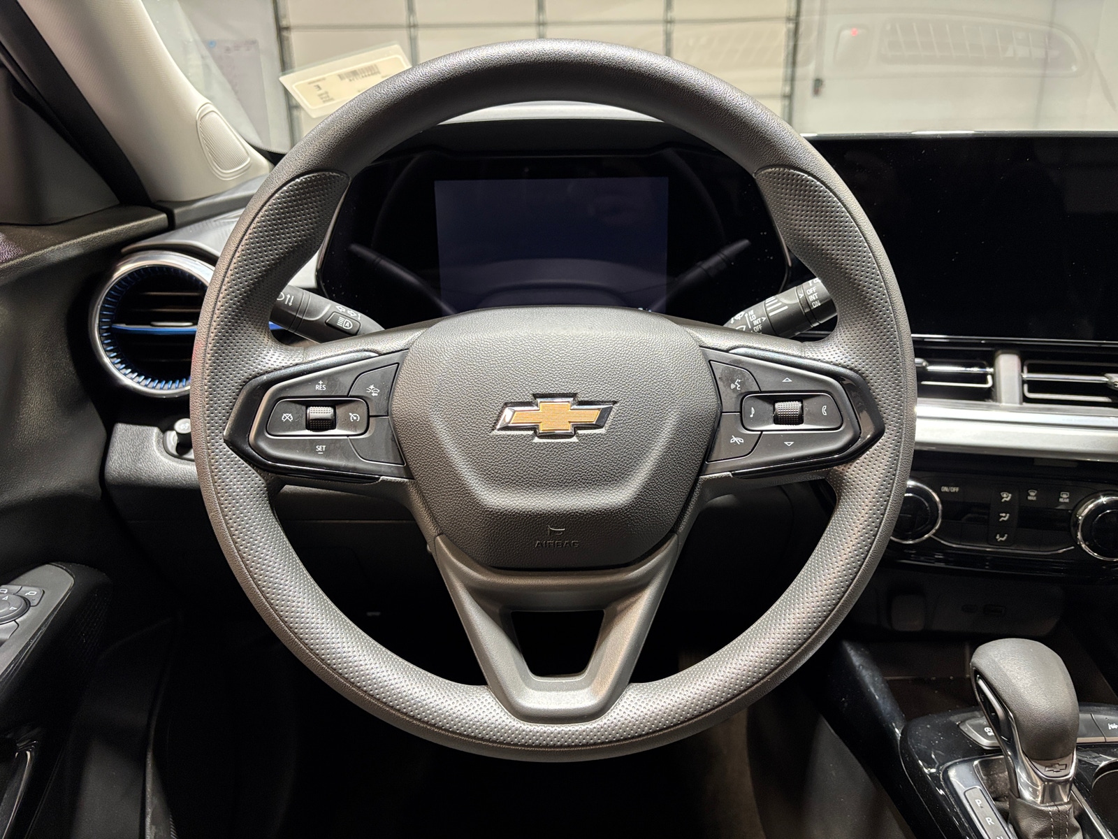 Thumbnail: 2025 Chevrolet Trax - 5