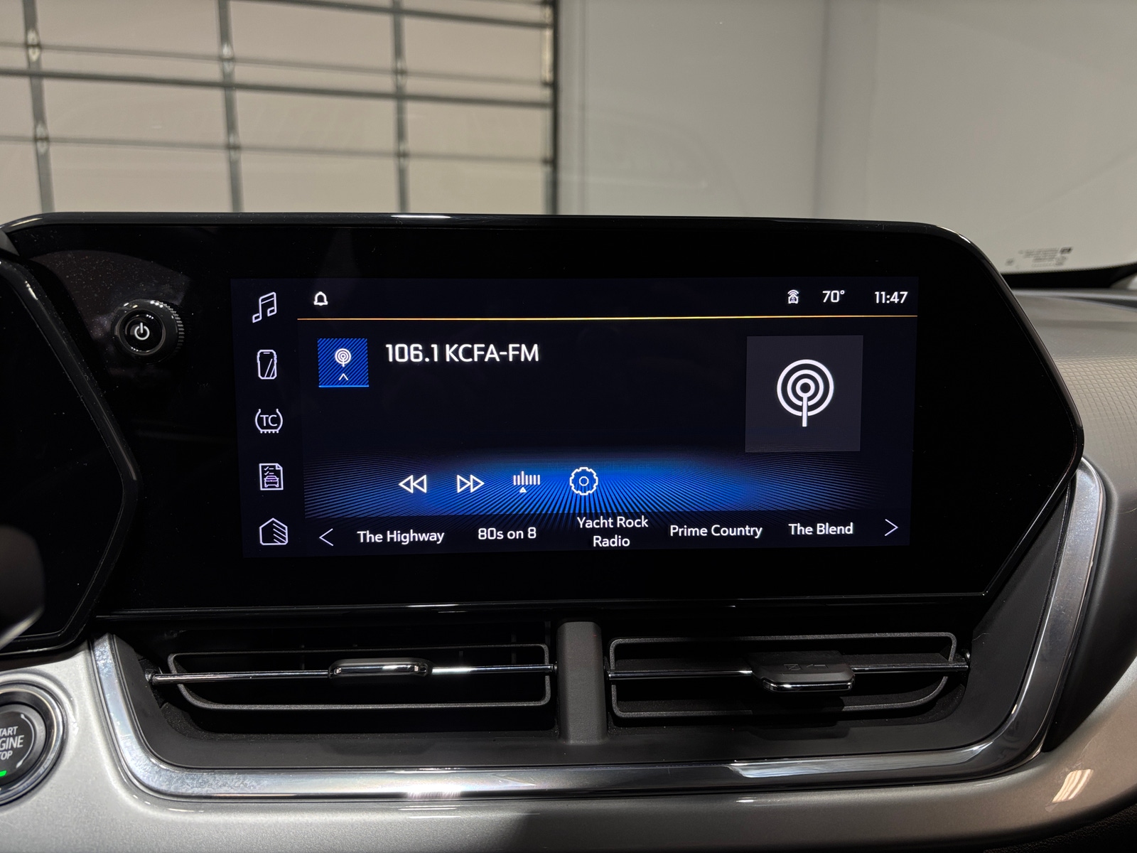 Thumbnail: 2025 Chevrolet Trax - 4