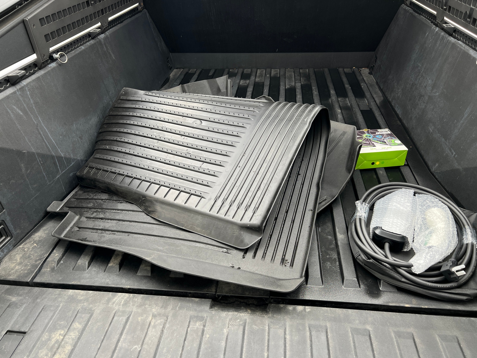 Thumbnail: 2024 Tesla Cybertruck - 5