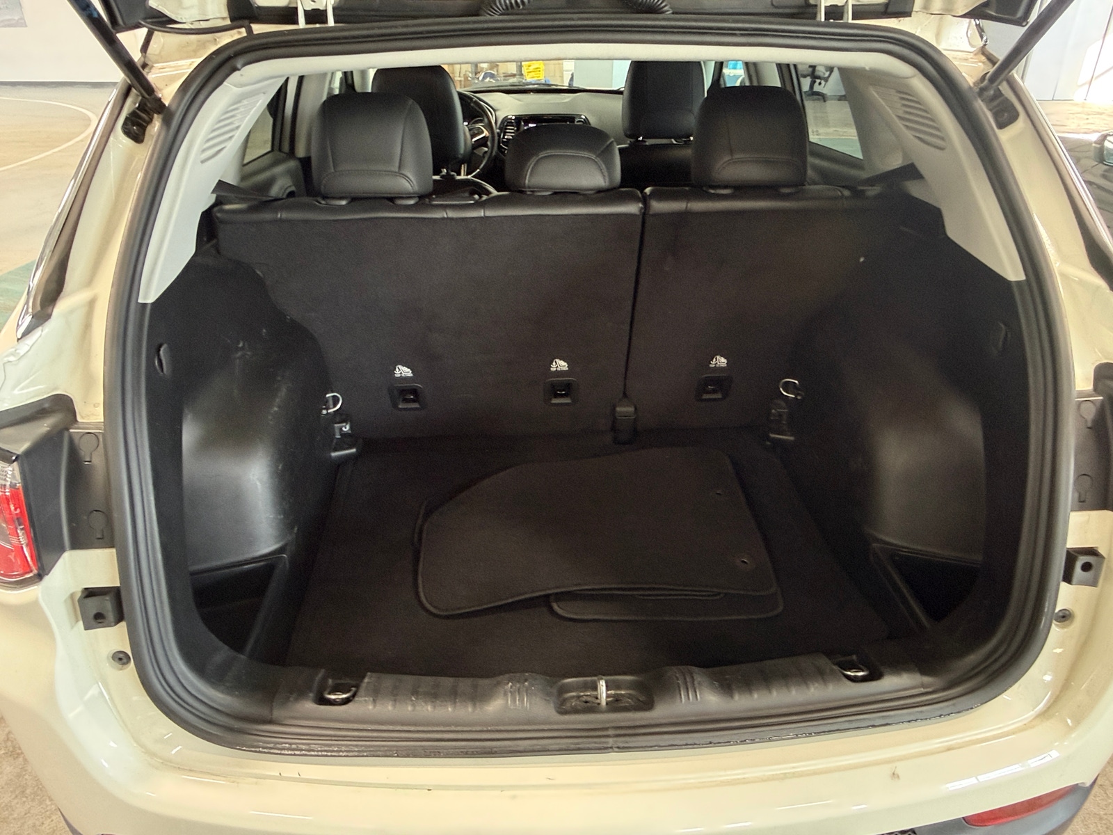 Thumbnail: 2019 Jeep Compass - 6