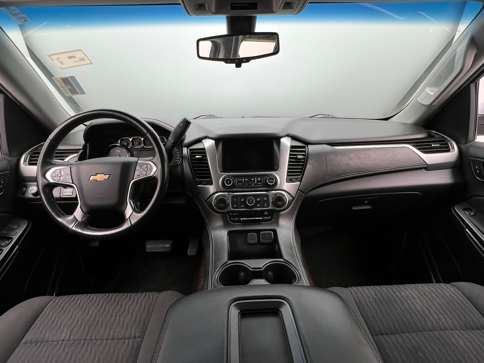 Thumbnail: 2018 Chevrolet Suburban - 3