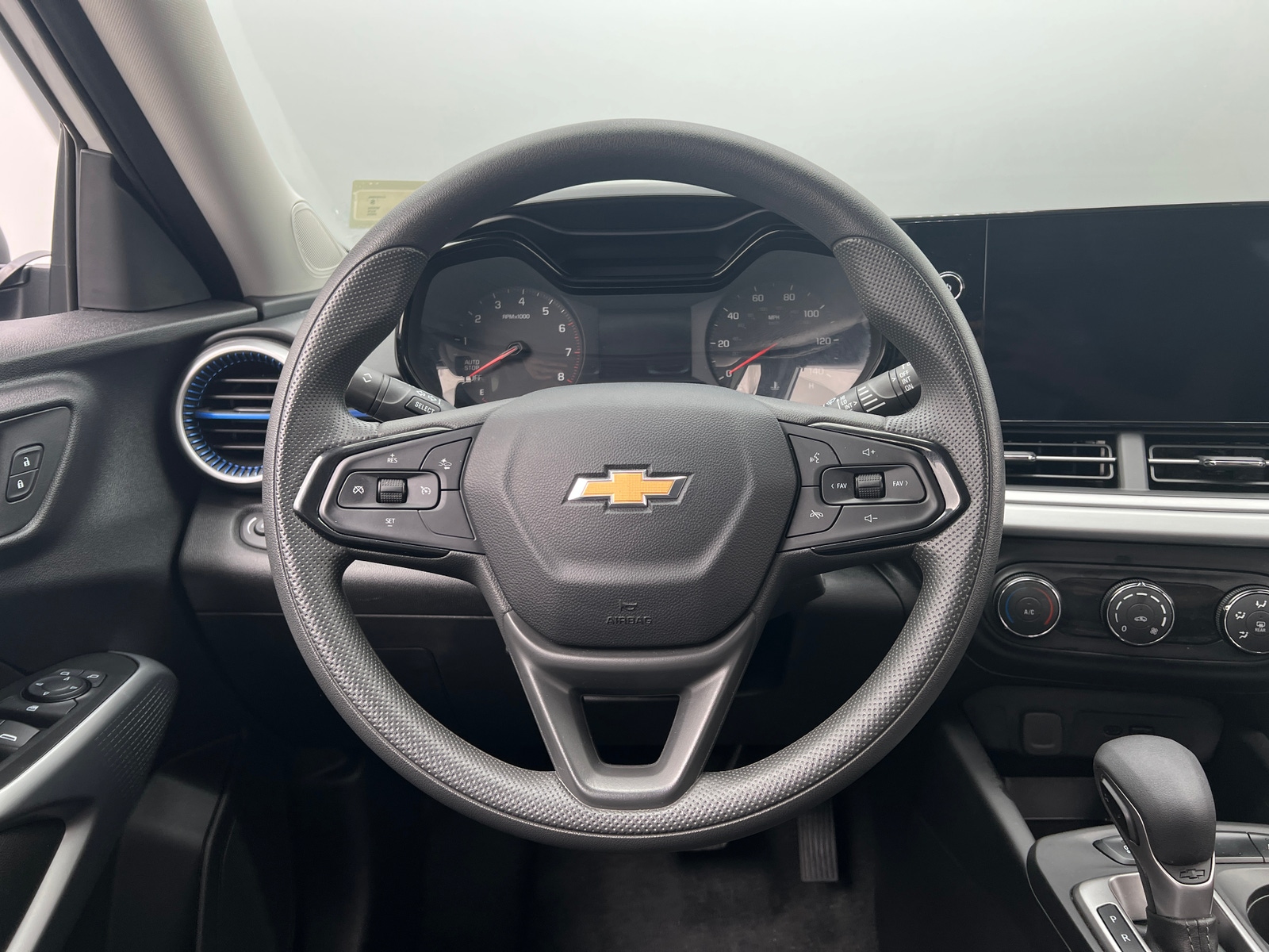 Thumbnail: 2025 Chevrolet Trax - 5