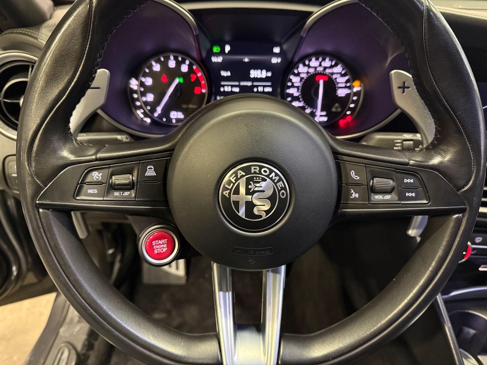 Thumbnail: 2018 Alfa Romeo Giulia - 4