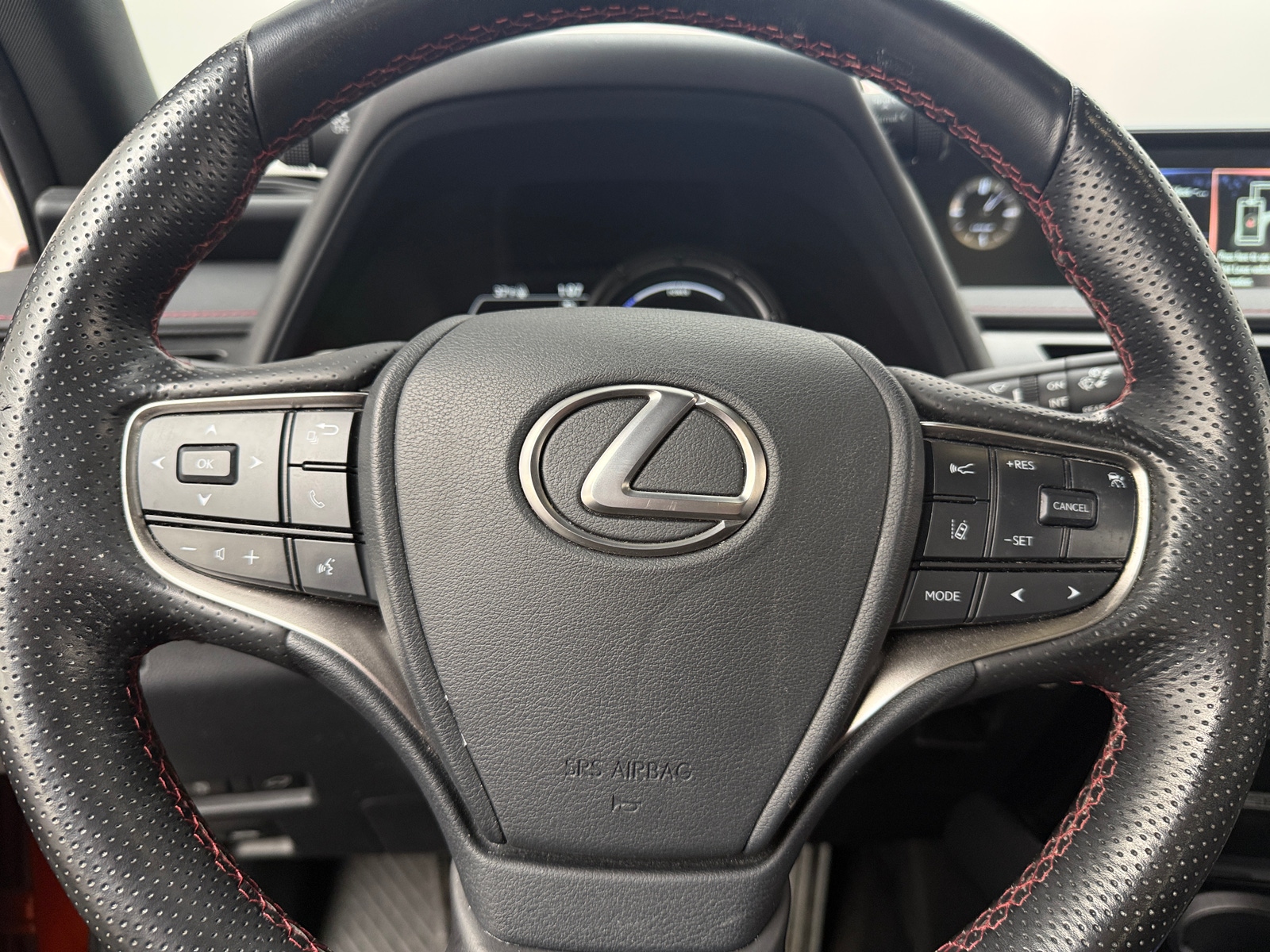 Thumbnail: 2021 Lexus UX - 4