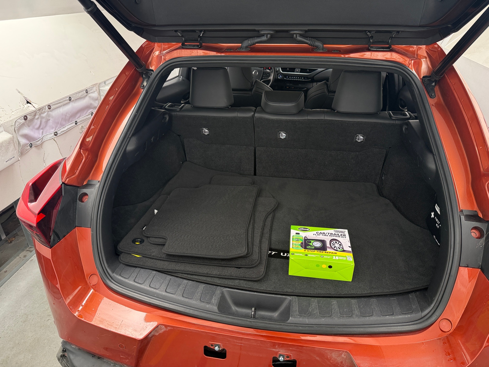 Thumbnail: 2021 Lexus UX - 6