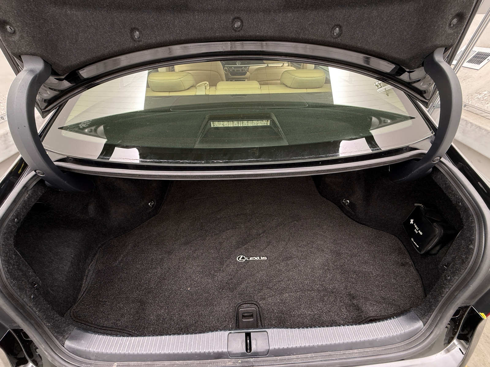 Thumbnail: 2013 Lexus ES - 6