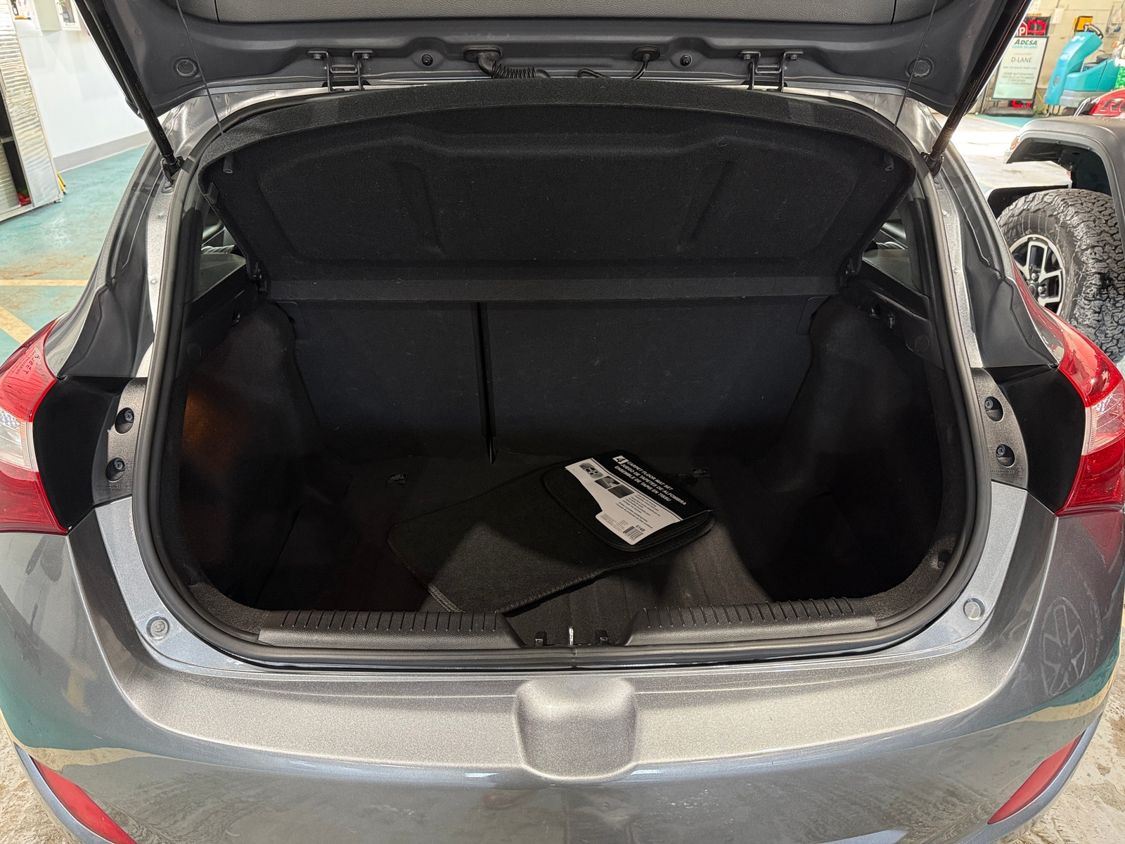 Thumbnail: 2017 Hyundai Elantra - 7