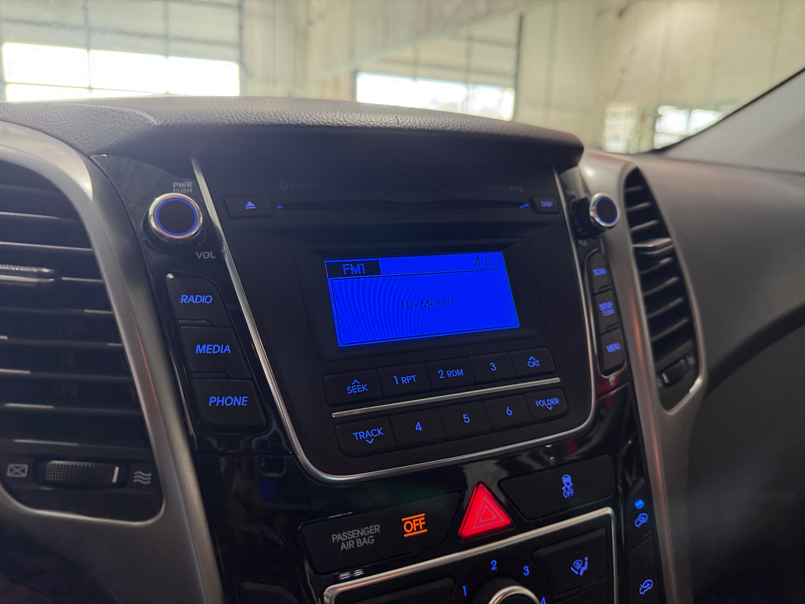 Thumbnail: 2017 Hyundai Elantra - 4