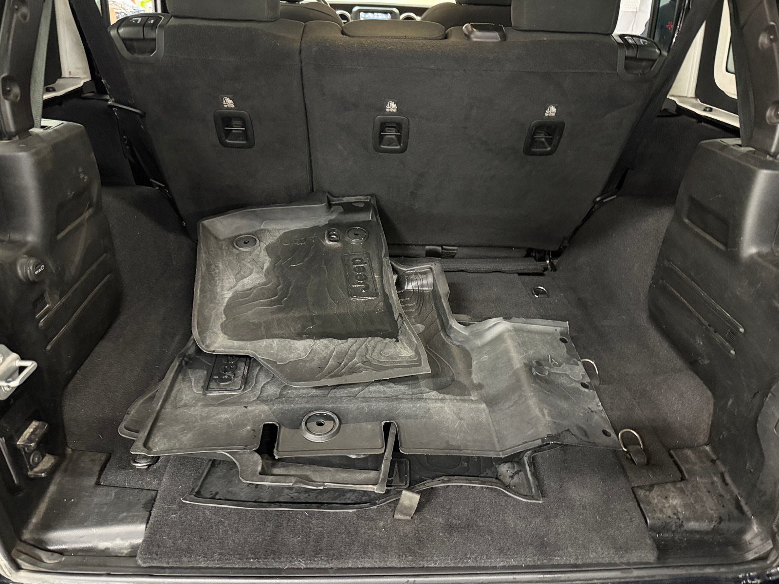 Thumbnail: 2021 Jeep Wrangler - 7