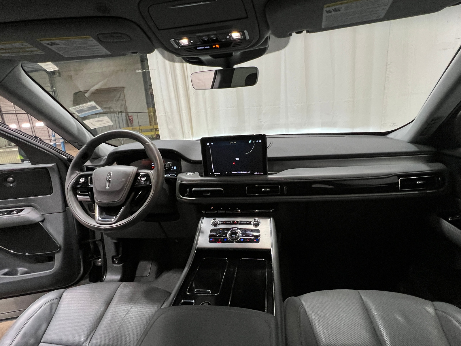 Thumbnail: 2021 Lincoln Aviator - 2