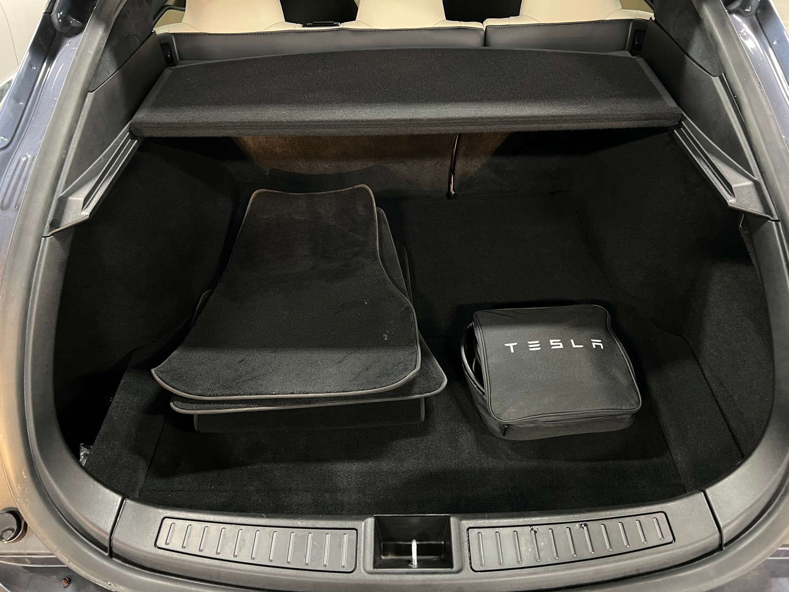 Thumbnail: 2020 Tesla Model S - 6