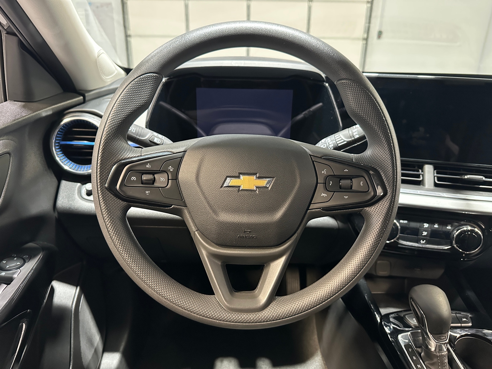 Thumbnail: 2025 Chevrolet Trax - 5