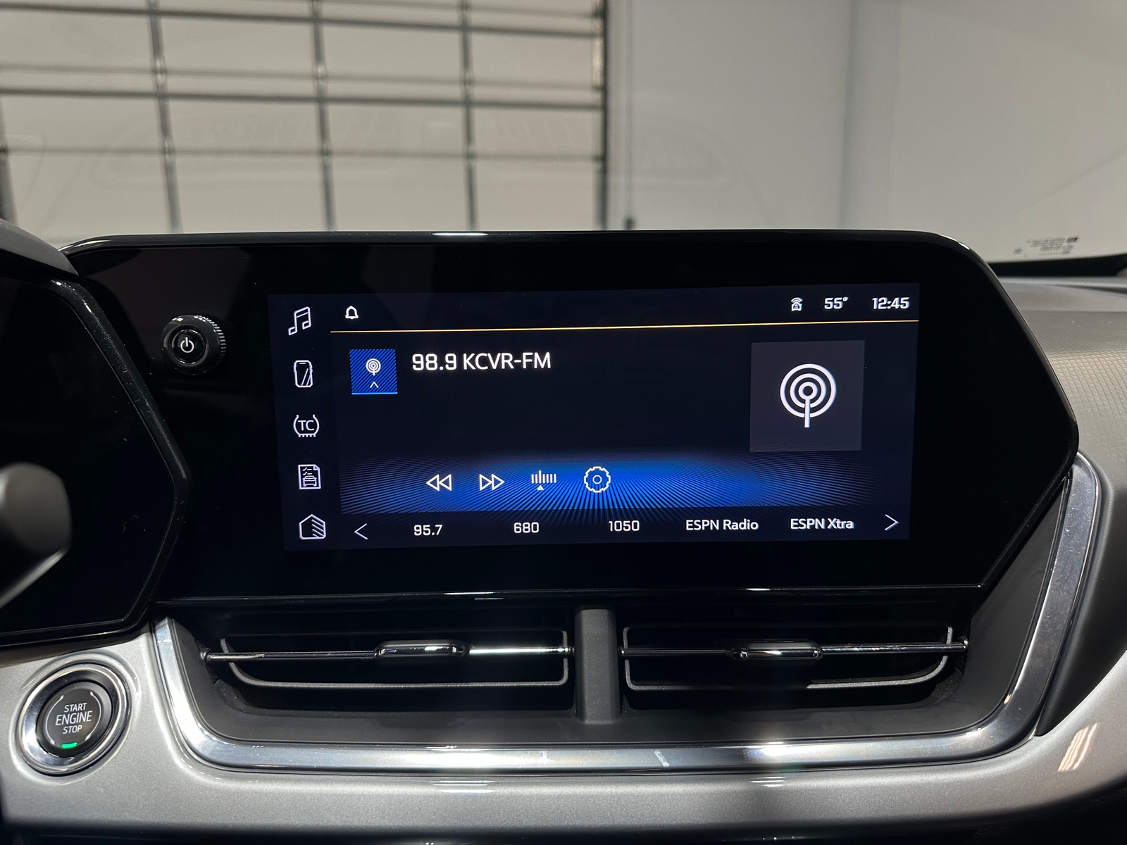 Thumbnail: 2025 Chevrolet Trax - 4