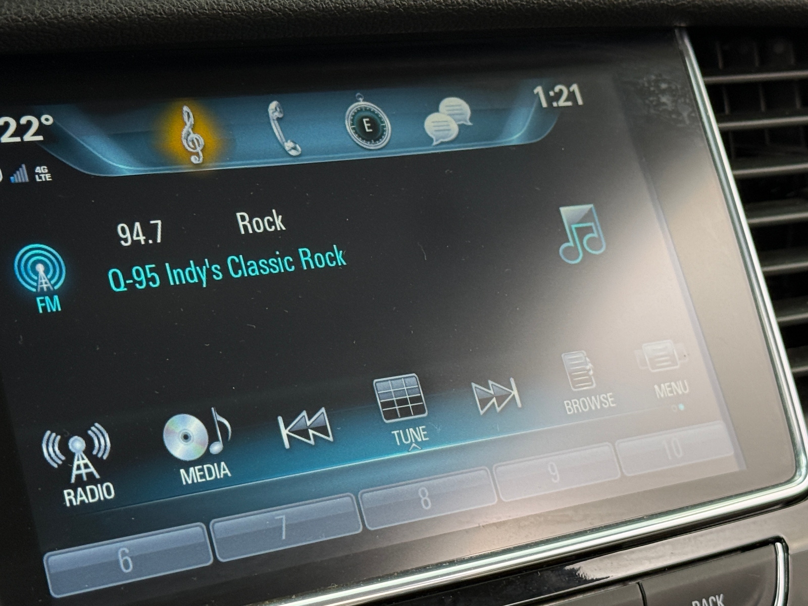 Thumbnail: 2019 Buick Encore - 4