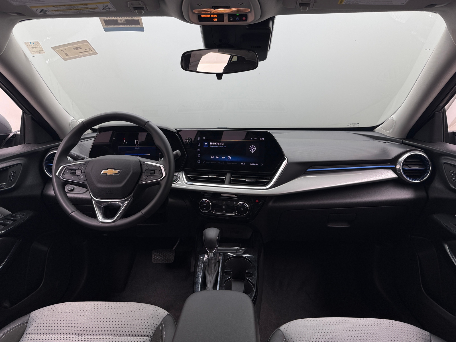 Thumbnail: 2025 Chevrolet Trax - 3