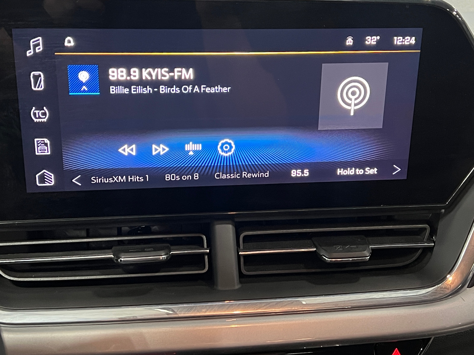 Thumbnail: 2025 Chevrolet Trax - 4