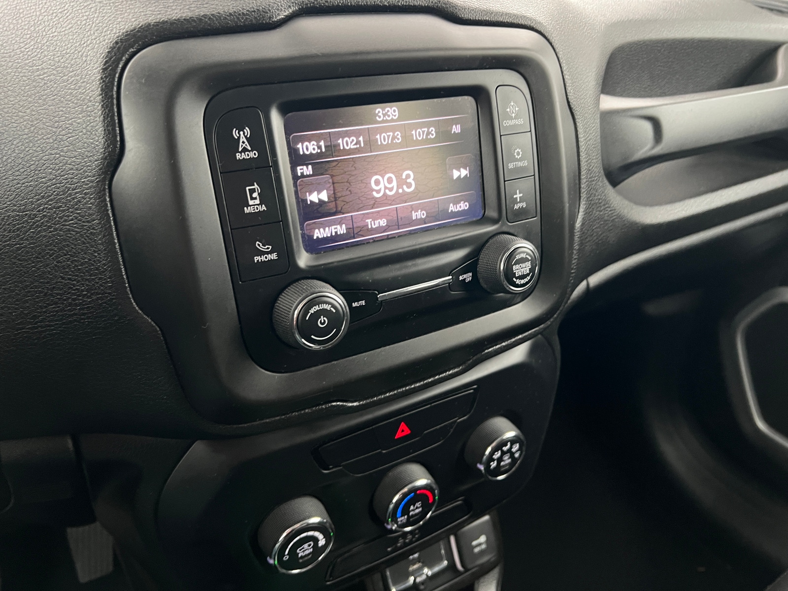 Thumbnail: 2020 Jeep Renegade - 4