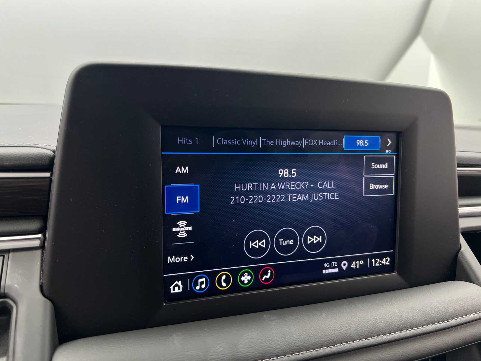 Thumbnail: 2024 Chevrolet Tahoe - 4