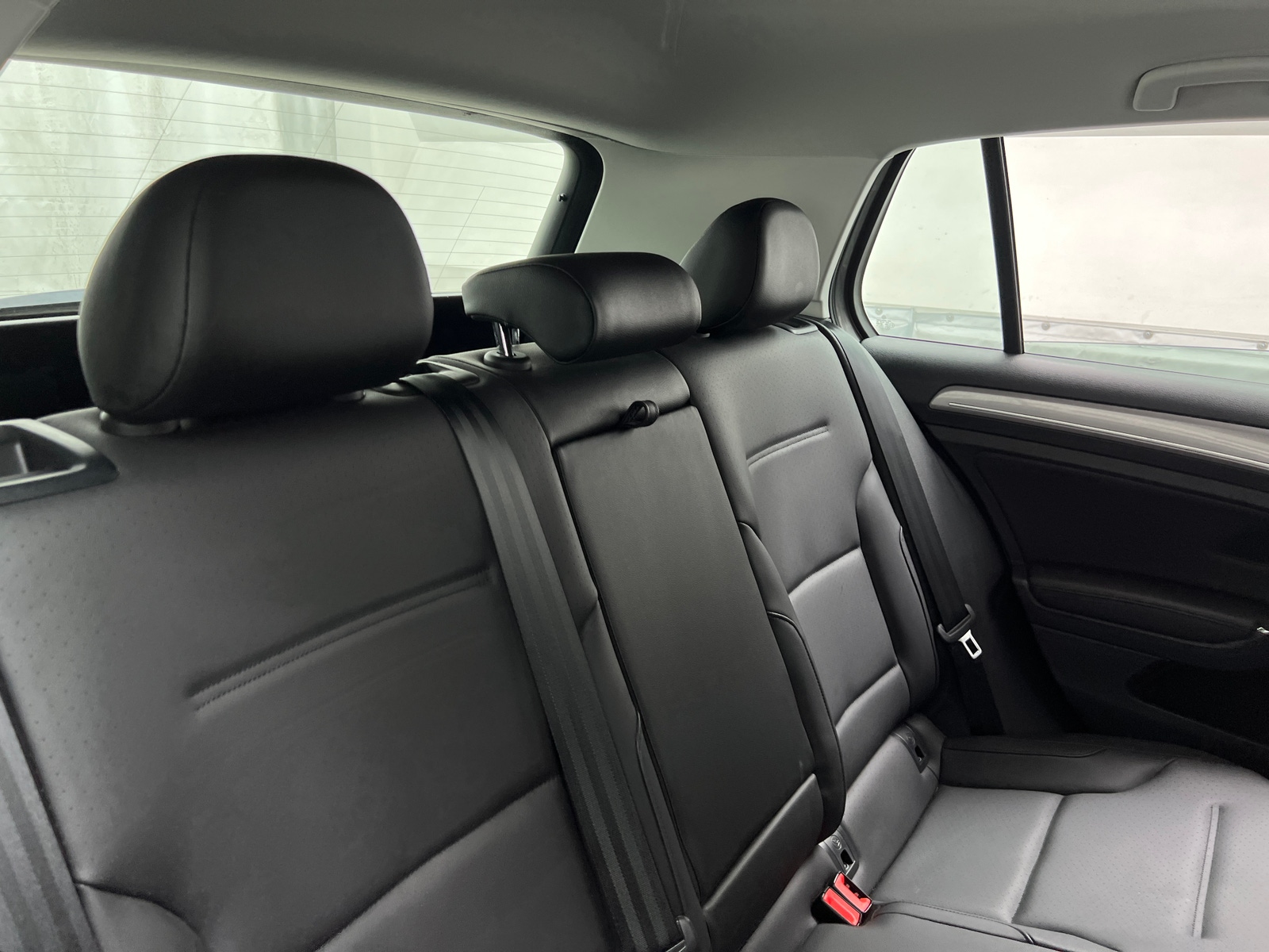 Thumbnail: 2016 Volkswagen e-Golf - 5