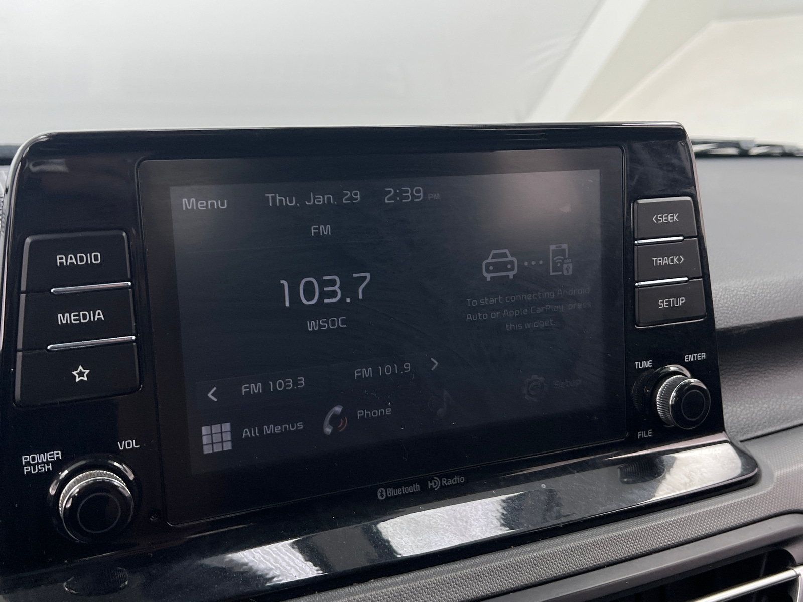 Thumbnail: 2023 Kia Seltos - 4