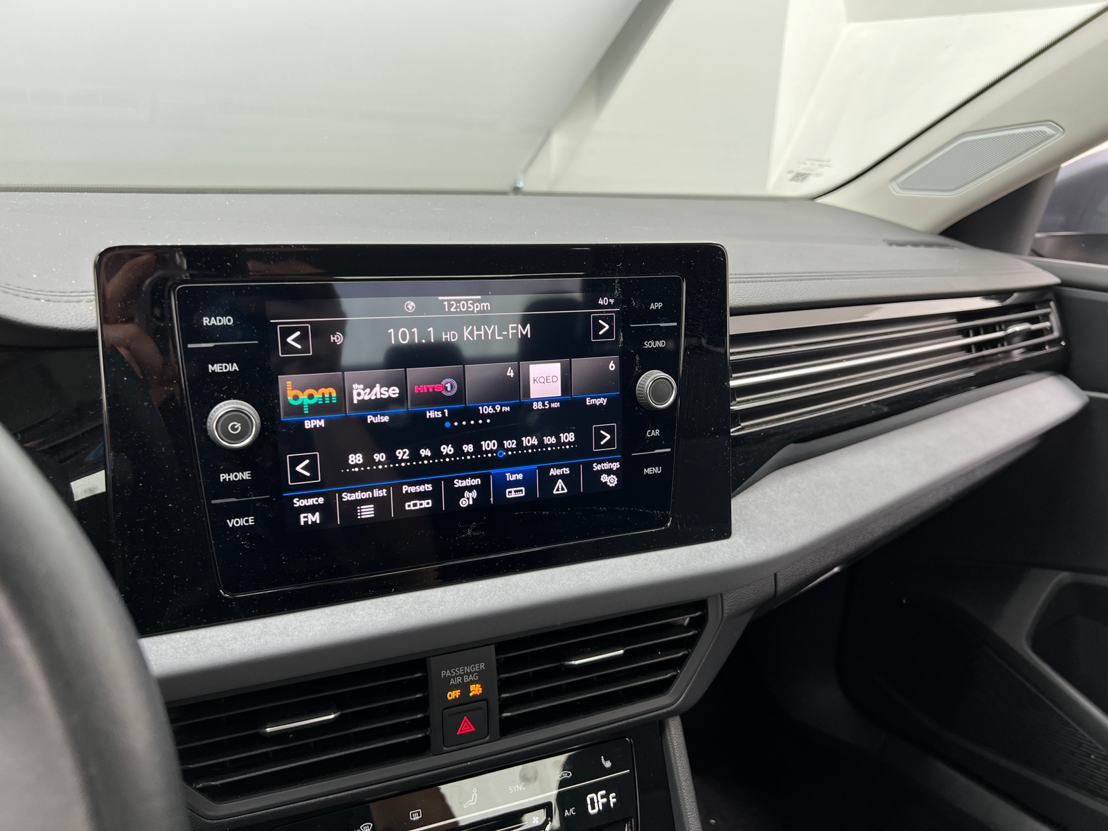 Thumbnail: 2025 Volkswagen Jetta - 3