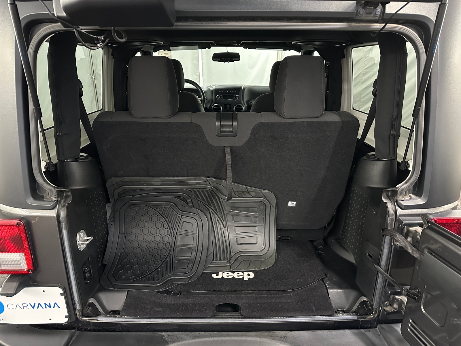 Thumbnail: 2017 Jeep Wrangler - 7