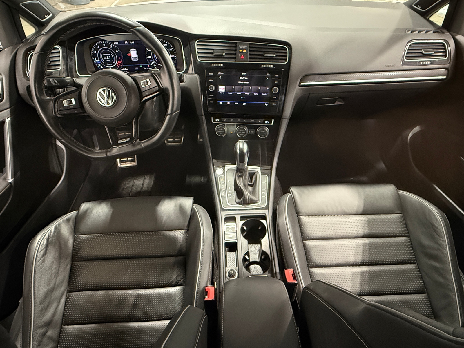 Thumbnail: 2019 Volkswagen Golf - 2