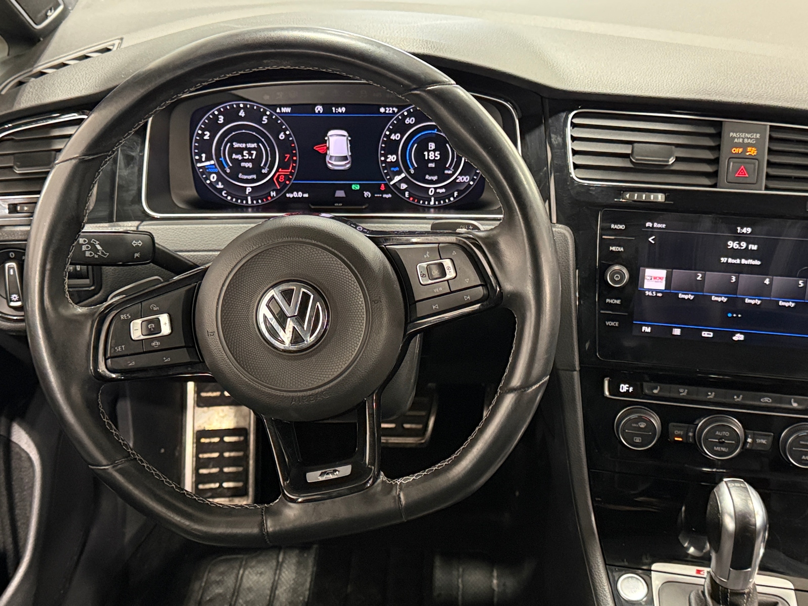 Thumbnail: 2019 Volkswagen Golf - 4