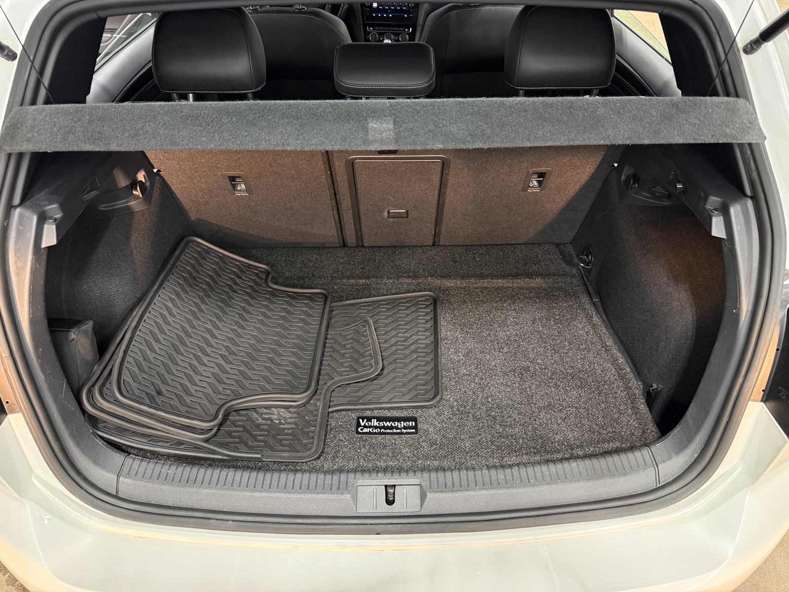 Thumbnail: 2019 Volkswagen Golf - 6