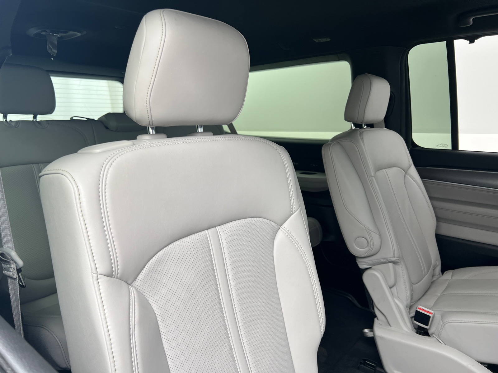 Thumbnail: 2025 Jeep Wagoneer - 5