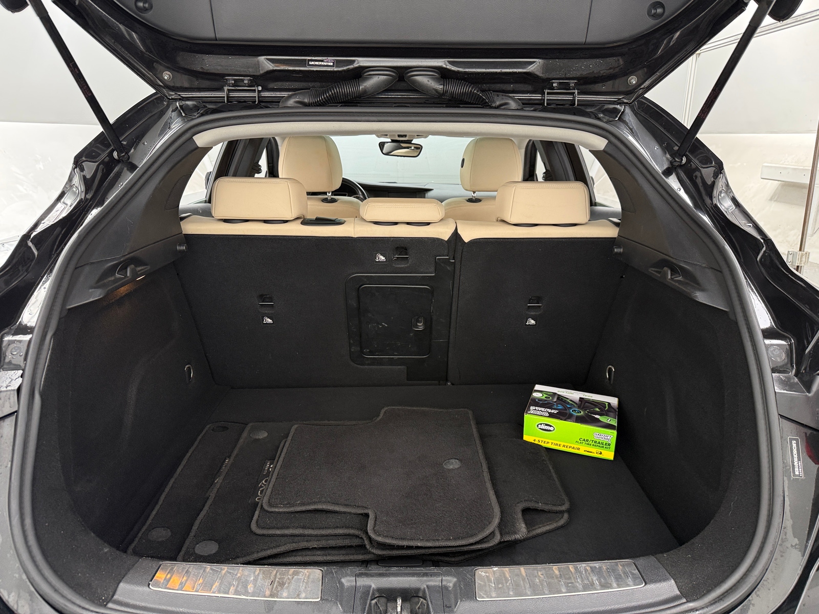 Thumbnail: 2019 INFINITI QX30 - 6