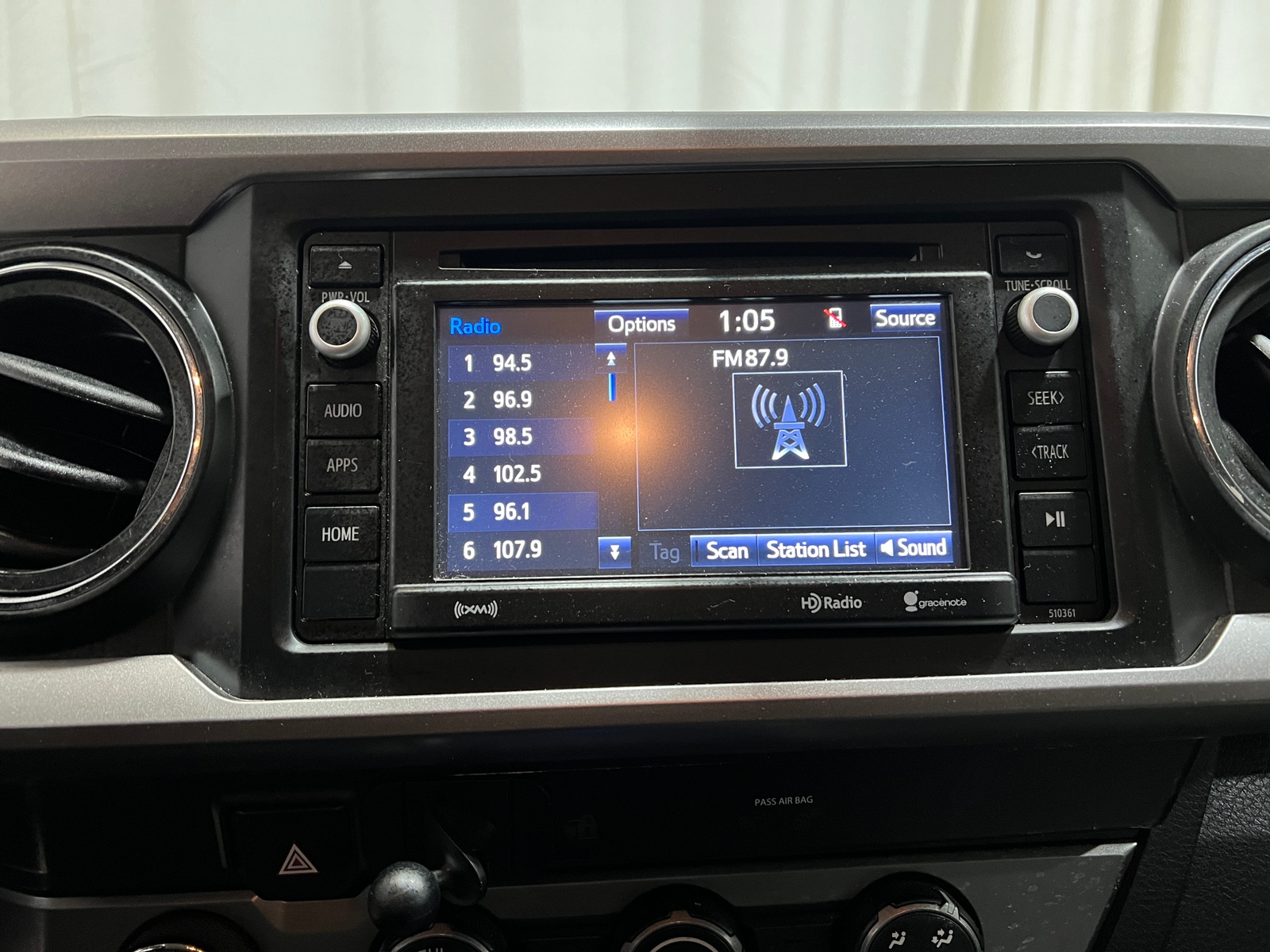 Thumbnail: 2019 Toyota Tacoma - 4