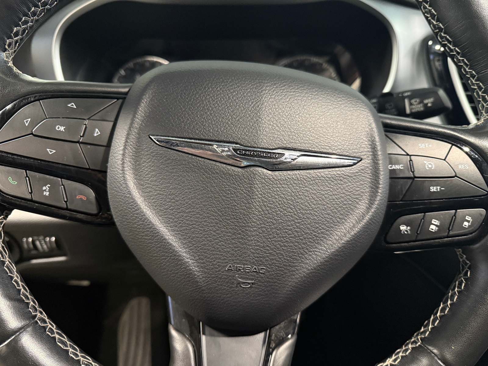 Thumbnail: 2020 Chrysler Pacifica - 4