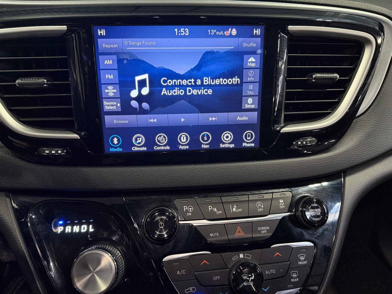 Thumbnail: 2020 Chrysler Pacifica - 3