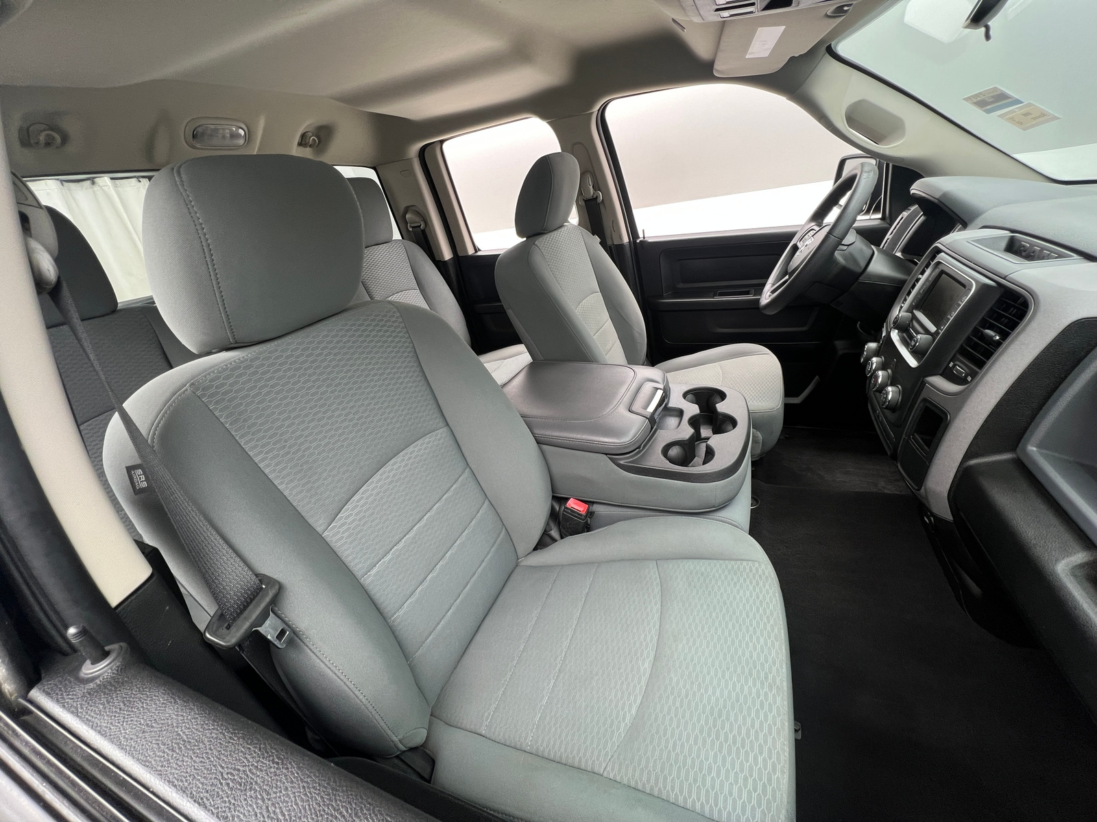 Thumbnail: 2020 RAM 1500 Classic - 2