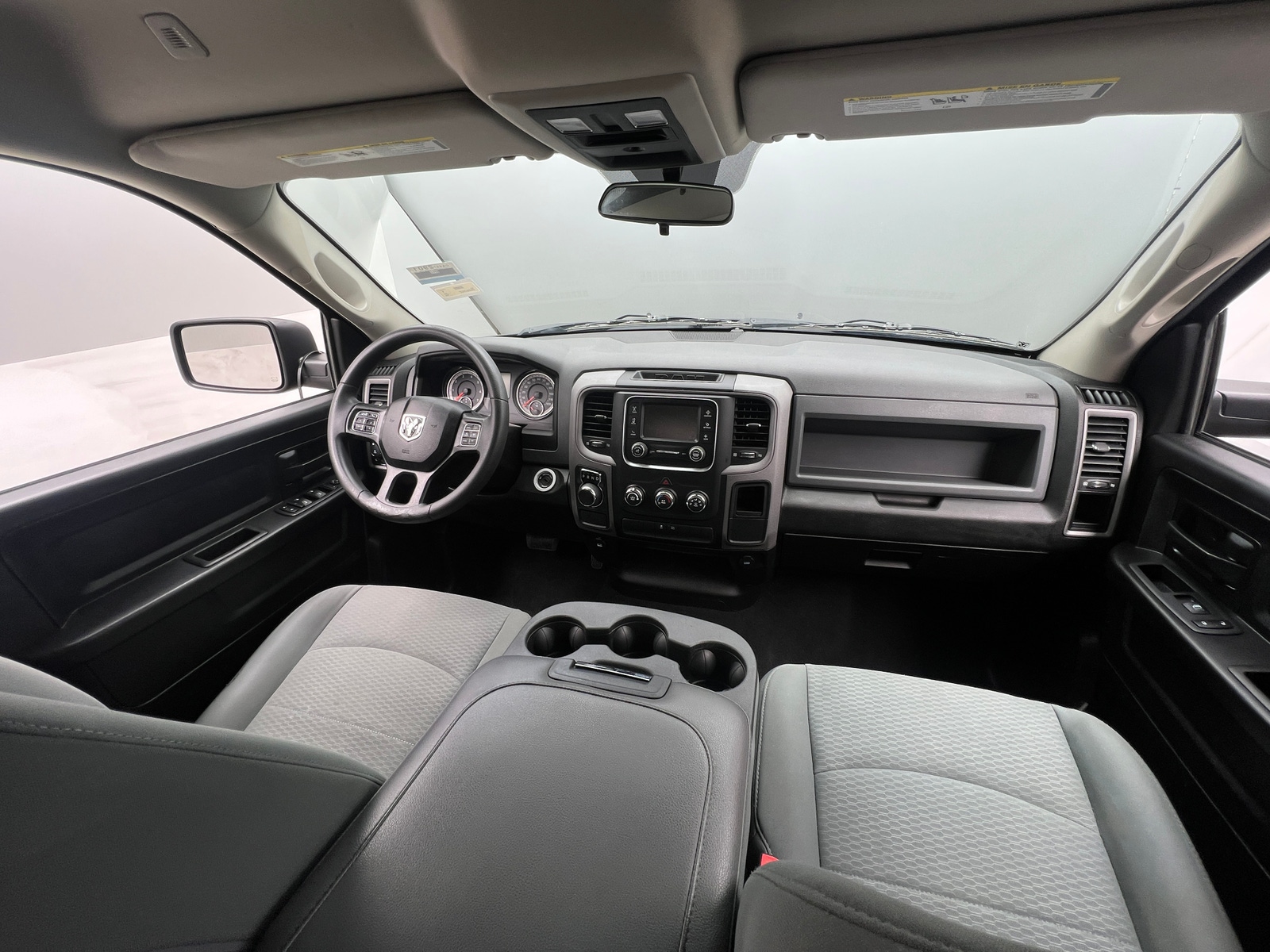 Thumbnail: 2020 RAM 1500 Classic - 3