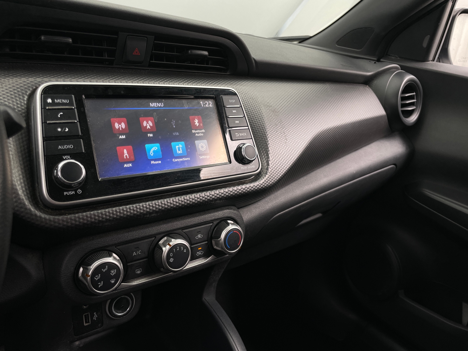 Thumbnail: 2020 Nissan Kicks - 4