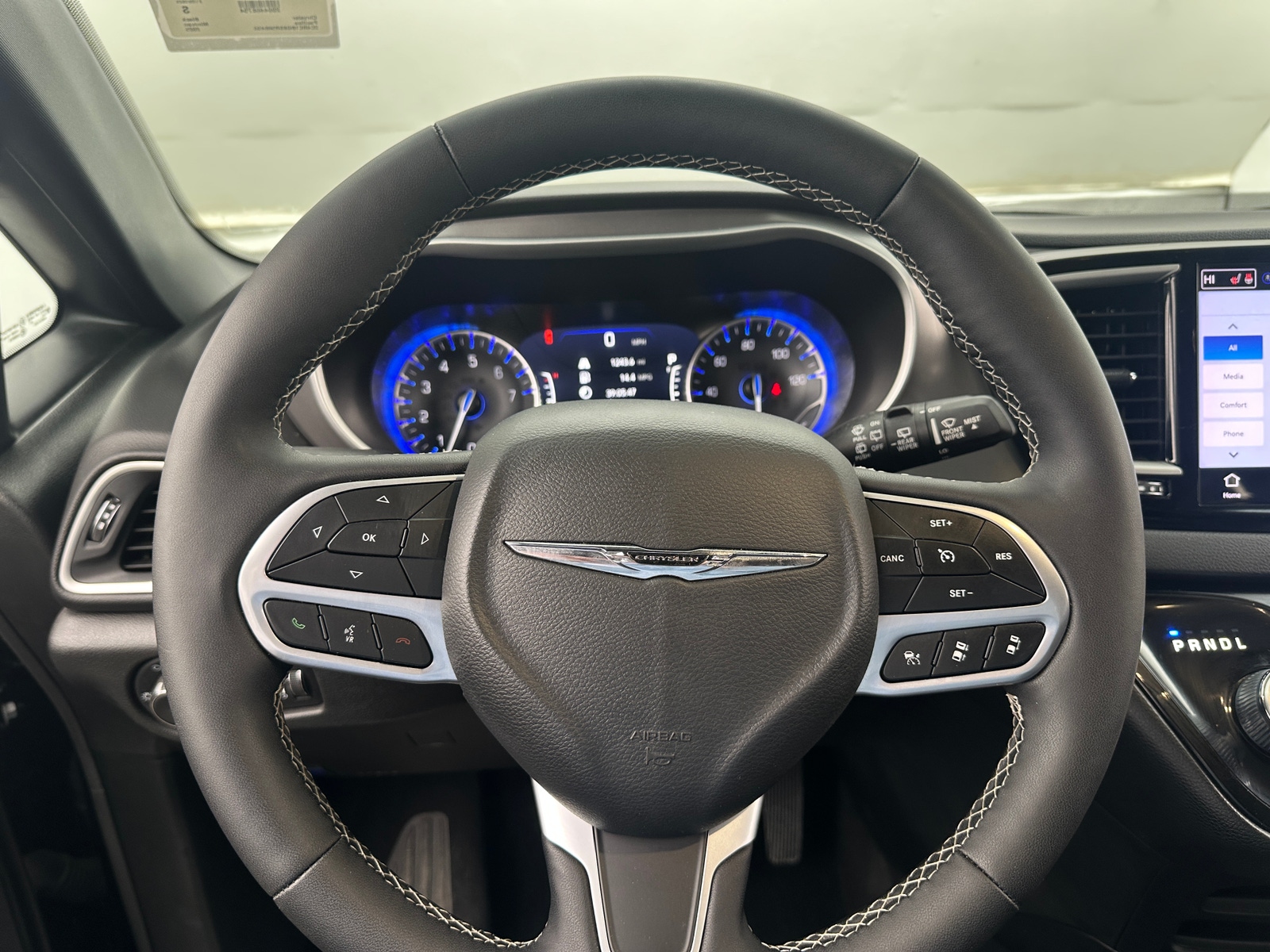 Thumbnail: 2025 Chrysler Pacifica - 4