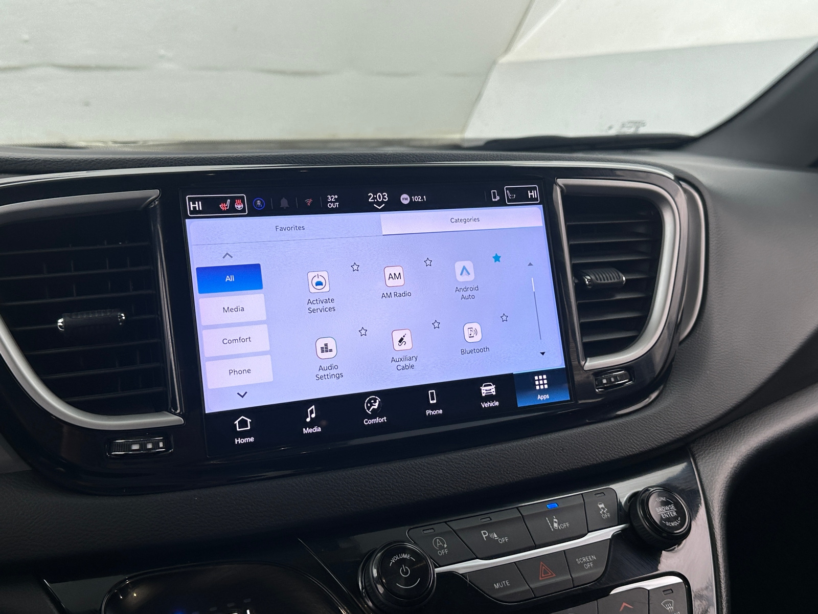 Thumbnail: 2025 Chrysler Pacifica - 3